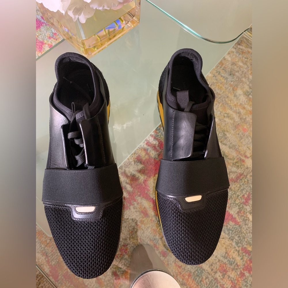 Balenciaga - Picture 3 of 12